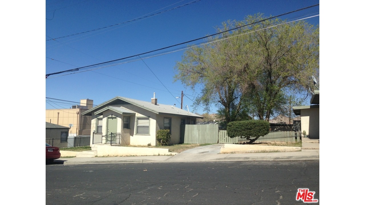 16970 B St in Victorville, CA - Building Photo