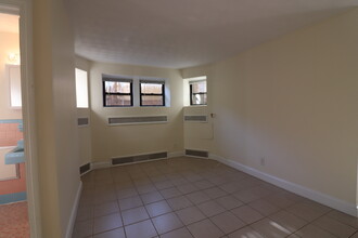 120 A Babcock St in Brookline, MA - Building Photo - Building Photo