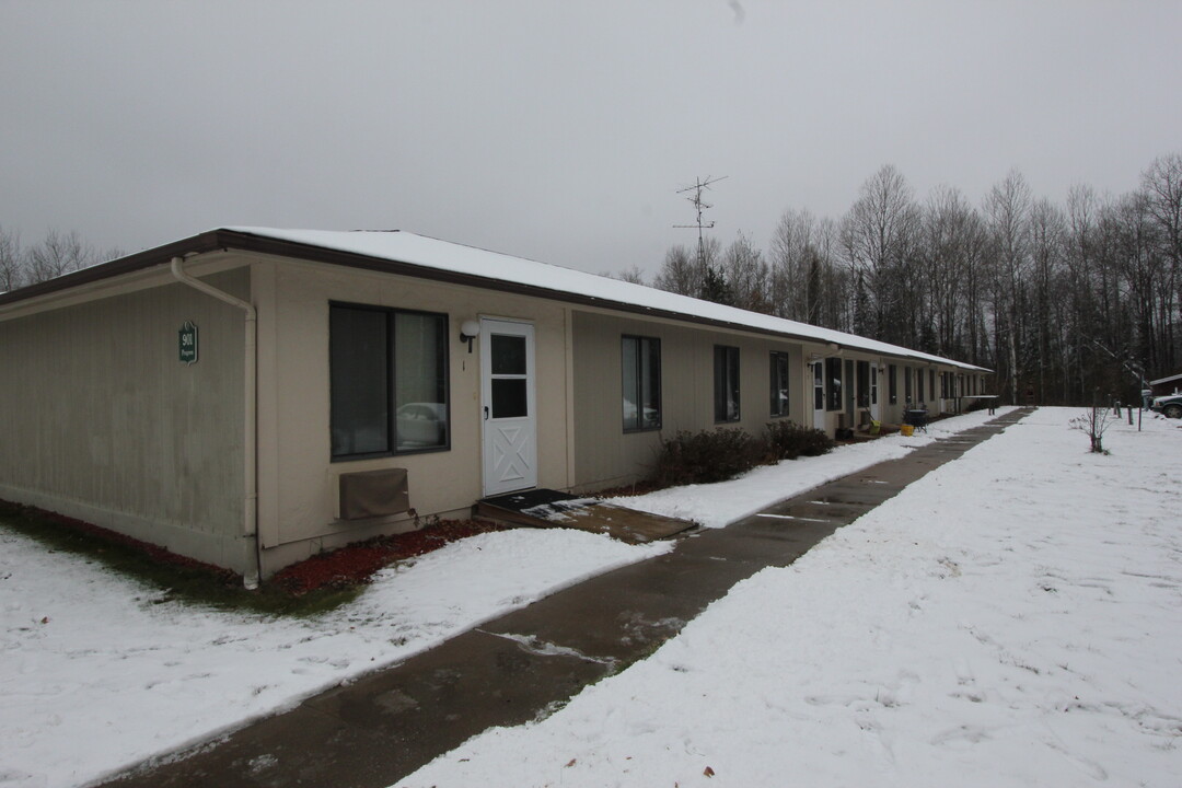 901 Progress St in Prentice, WI - Building Photo