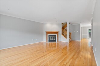 9401 Rosmarin Way in Laurel, MD - Building Photo - Building Photo