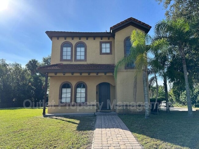 property at 2005 Baylarian Blvd