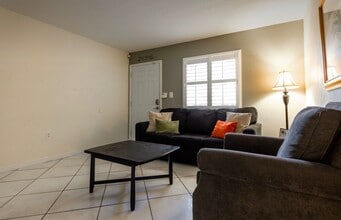 12625 SW 91st St, Unit 203 in Miami, FL - Building Photo - Building Photo