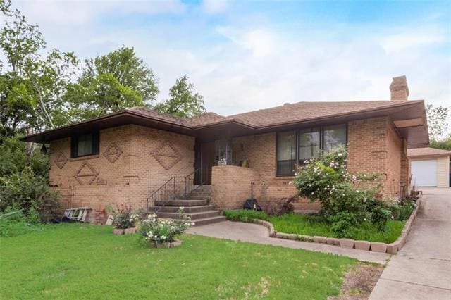 property at 821 N Hampton Rd