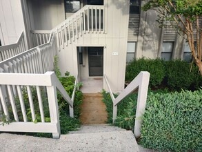 301 Abbey Cir in Asheville, NC - Building Photo - Building Photo