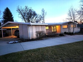 2212 Melodie Ann Way in Holladay, UT - Building Photo - Building Photo