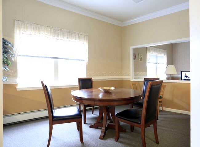 Water's Edge 55+ Senior Community in Port Jervis, NY - Foto de edificio - Interior Photo