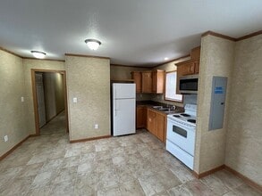111 S Cedar Dr in Kalispell, MT - Building Photo - Building Photo