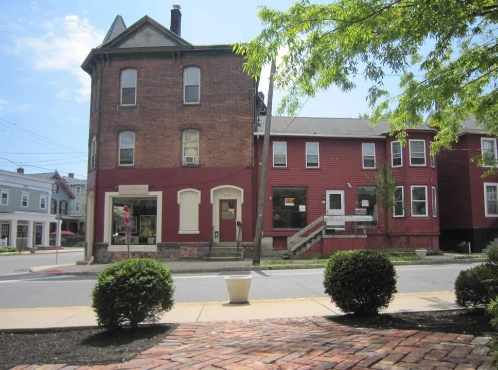 2 Mine St in Flemington, NJ - Foto de edificio