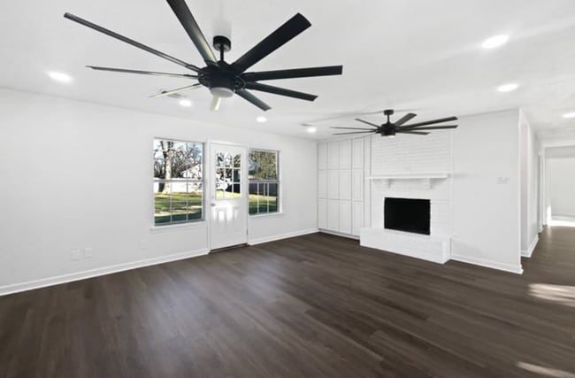 469 W Fulton St in Van Alstyne, TX - Building Photo - Building Photo