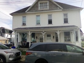 239 Butler St in Pittston, PA - Building Photo