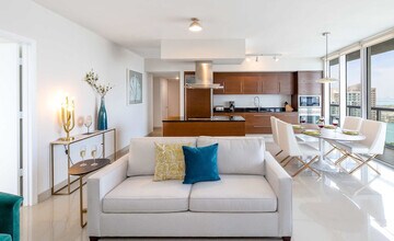 485 Brickell Ave in Miami, FL - Building Photo - Building Photo
