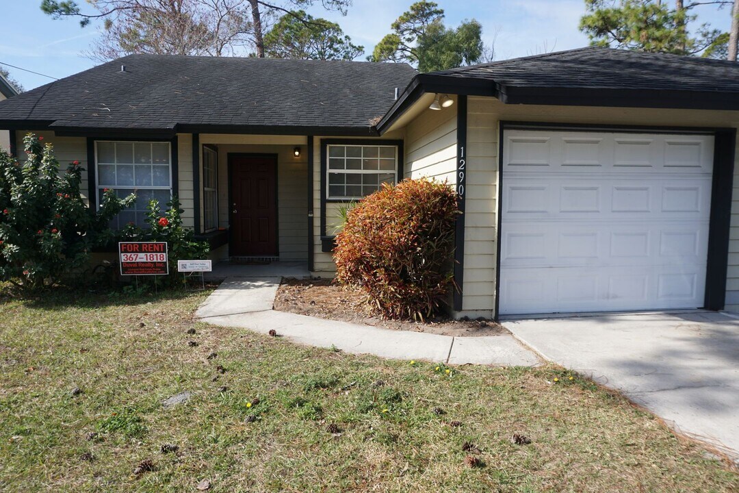 1292 Rose St in Atlantic Beach, FL - Building Photo