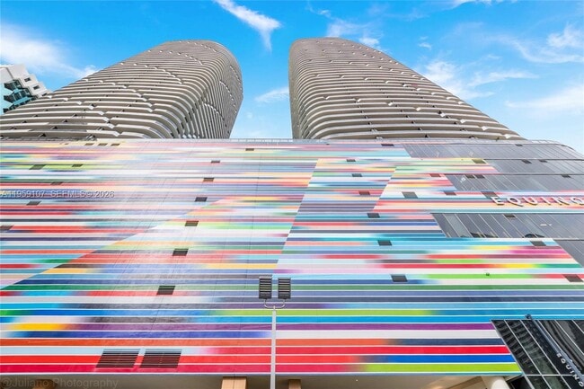 55 SW 9th St, Unit 1010 in Miami, FL - Building Photo - Building Photo