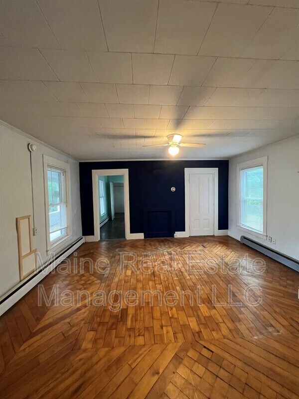 232 Center St photo'