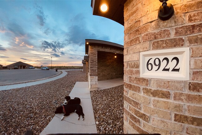 6922 Ranch Hand Dr in Midland, TX - Foto de edificio - Building Photo