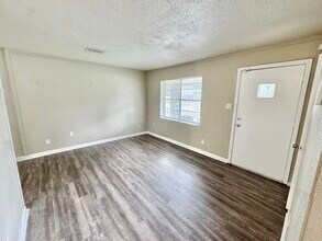 408 Braycliff Cove in Memphis, TN - Foto de edificio - Building Photo