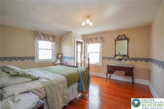 1823 Howard Ave in Pottsville, PA - Building Photo - Building Photo