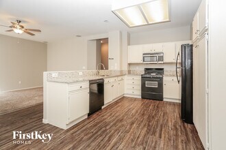 8049 Rock Port Cir in Las Vegas, NV - Building Photo - Building Photo