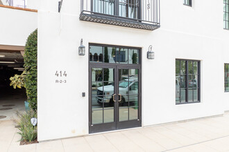 414 Chapala St in Santa Barbara, CA - Foto de edificio - Building Photo