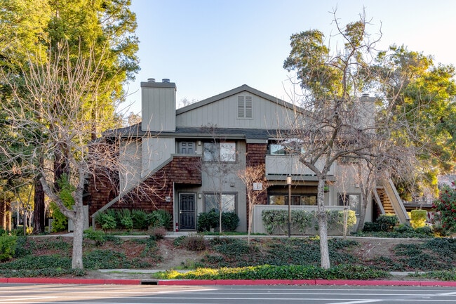 Lakeview Terrace in San Jose, CA - Building Photo - Building Photo