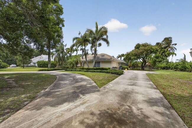 5463 Sea Biscuit Rd in Palm Beach Gardens, FL - Building Photo - Building Photo