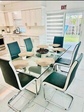 6390 Sherman St in Hollywood, FL - Building Photo - Building Photo