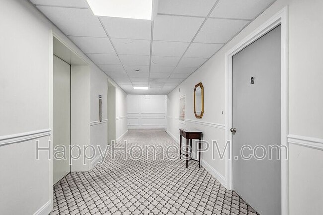 14 Lockwood Dr in Charleston, SC - Building Photo - Building Photo