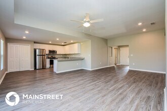 1415 NW 37th Ave in Cape Coral, FL - Foto de edificio - Building Photo