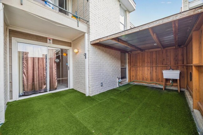 property at 1950 Spenwick Dr