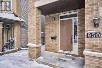 950 Fletcher Cir in Ottawa, ON - Building Photo - Building Photo