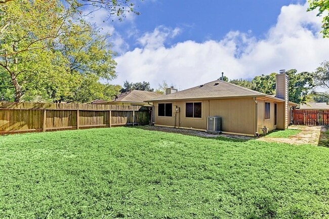 20622 Broughwood Cir in Katy, TX - Foto de edificio - Building Photo