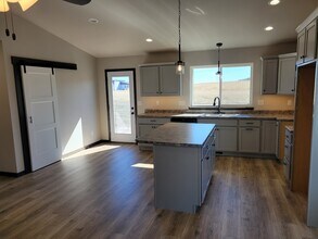 5633 Coal Bank Dr in Rapid City, SD - Building Photo - Building Photo