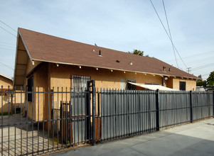 2984 Randolph St in Huntington Park, CA - Building Photo - Building Photo