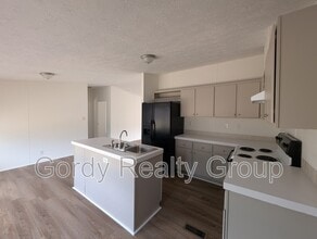 812 Shelby Ave in Alford, FL - Building Photo - Building Photo