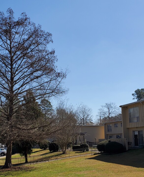 Forest Royale Apartments in Hattiesburg, MS - Foto de edificio