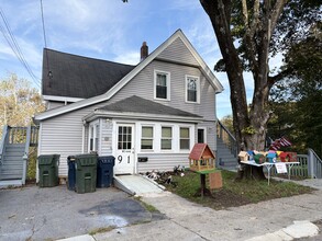 91 Maplewood Ave, Unit 2 in Marlborough, MA - Building Photo - Building Photo