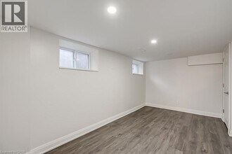 38 Ashford Blvd in Hamilton, ON - Building Photo - Building Photo