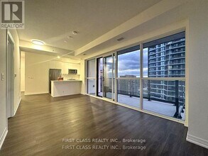 15 Watergarden Dr in Mississauga, ON - Building Photo - Building Photo