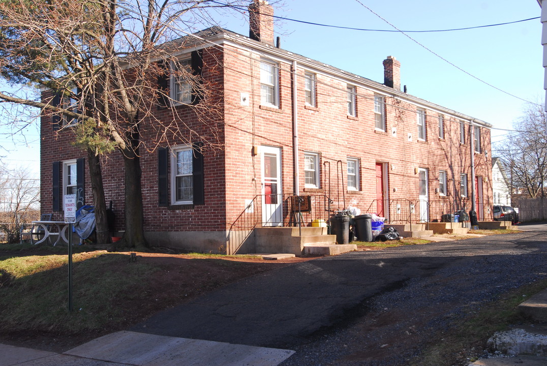 200 Comstock St in New Brunswick, NJ - Building Photo