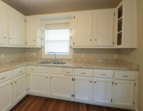 248 Ray Ave in San Antonio, TX - Building Photo - Building Photo