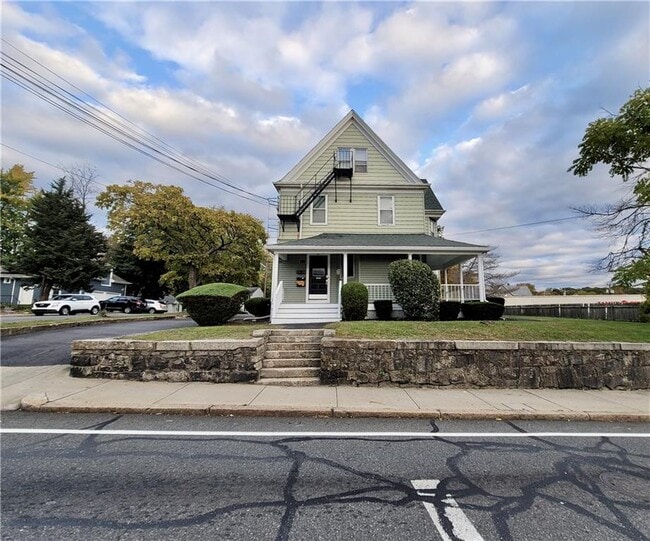 17 Fruit Hill Ave