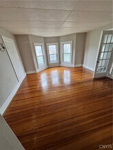 307 Highland Ave in East Syracuse, NY - Foto de edificio - Building Photo