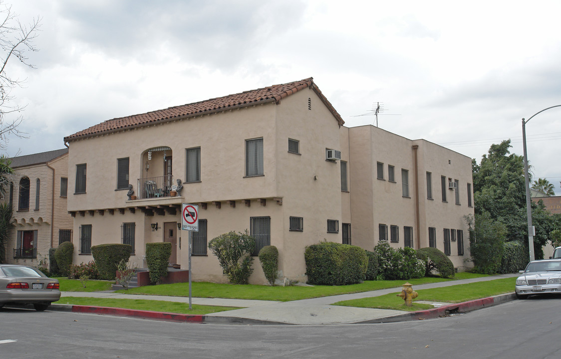 465 N Orange Grove Ave in Los Angeles, CA - Building Photo