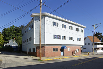 30 Washington Ave in Old Orchard Beach, ME - Foto de edificio - Building Photo
