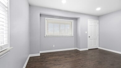 1065 E Cross St in Ypsilanti, MI - Building Photo - Building Photo