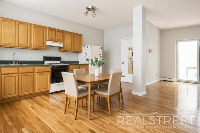 Spacious LOFT in Williamsburg with Private