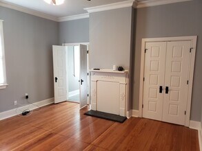 717 Perry St in Gretna, LA - Foto de edificio - Building Photo