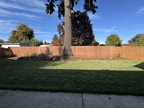 1105 Orchardview Ave NW in Salem, OR - Building Photo - Building Photo