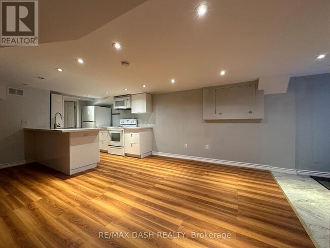 property at 11 Somerset Ave
