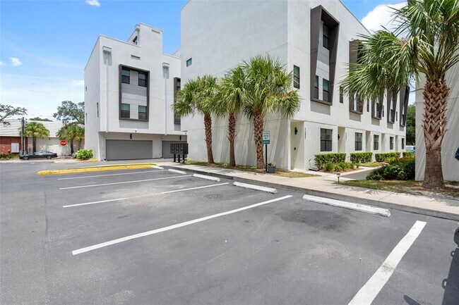 1332 W Gray St in Tampa, FL - Building Photo - Building Photo